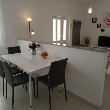 Duda 2 Apartman Novi Vinodolski